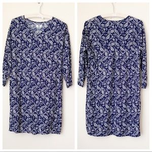 EUC Old Navy navy/white batik floral dress